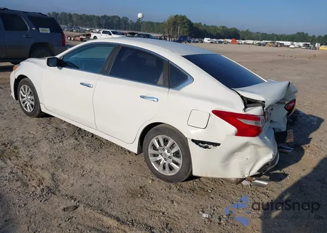 2017 Nissan Altima 2.5 z USA, uszkodzony, nr VIN 1N4AL3AP4HC159564